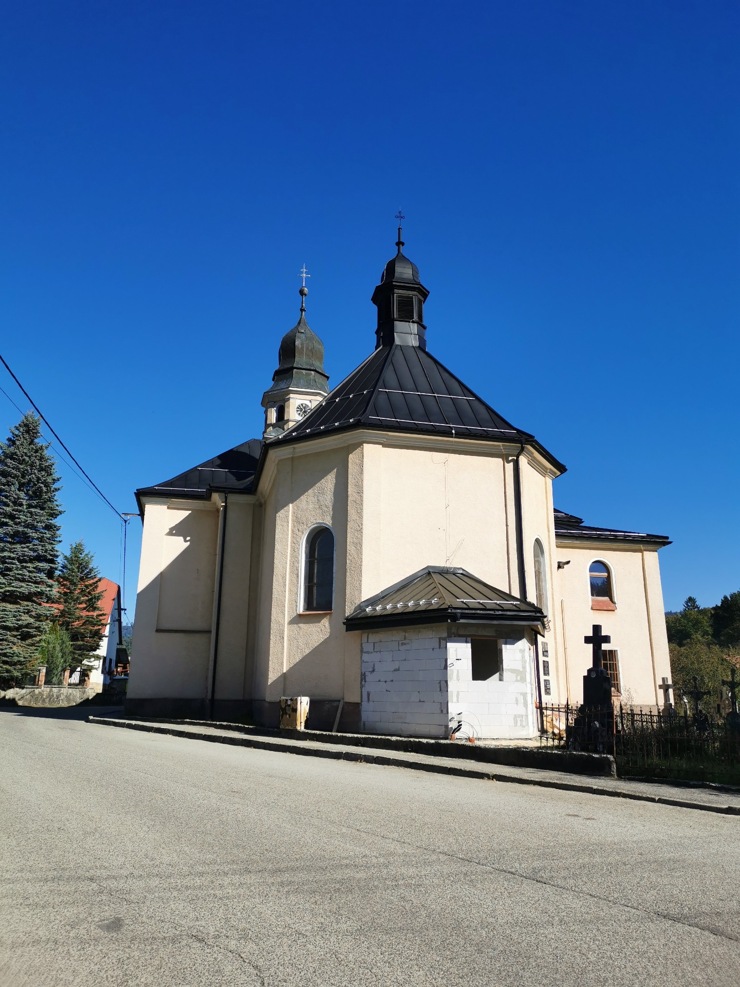 Farský kostol sv. Martina Dlhé Pole rozšírený o sociálne zariadenie 2025