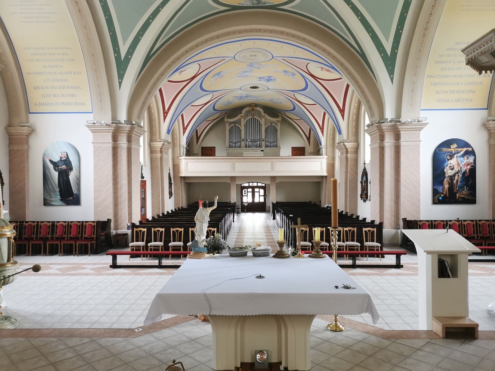 SV. FAUSTINA KOWALSKA 25.08.1905 - 05.10.1938 a SV. FRANTIŠEK Z ASSISI 1181 - 03.10.1226