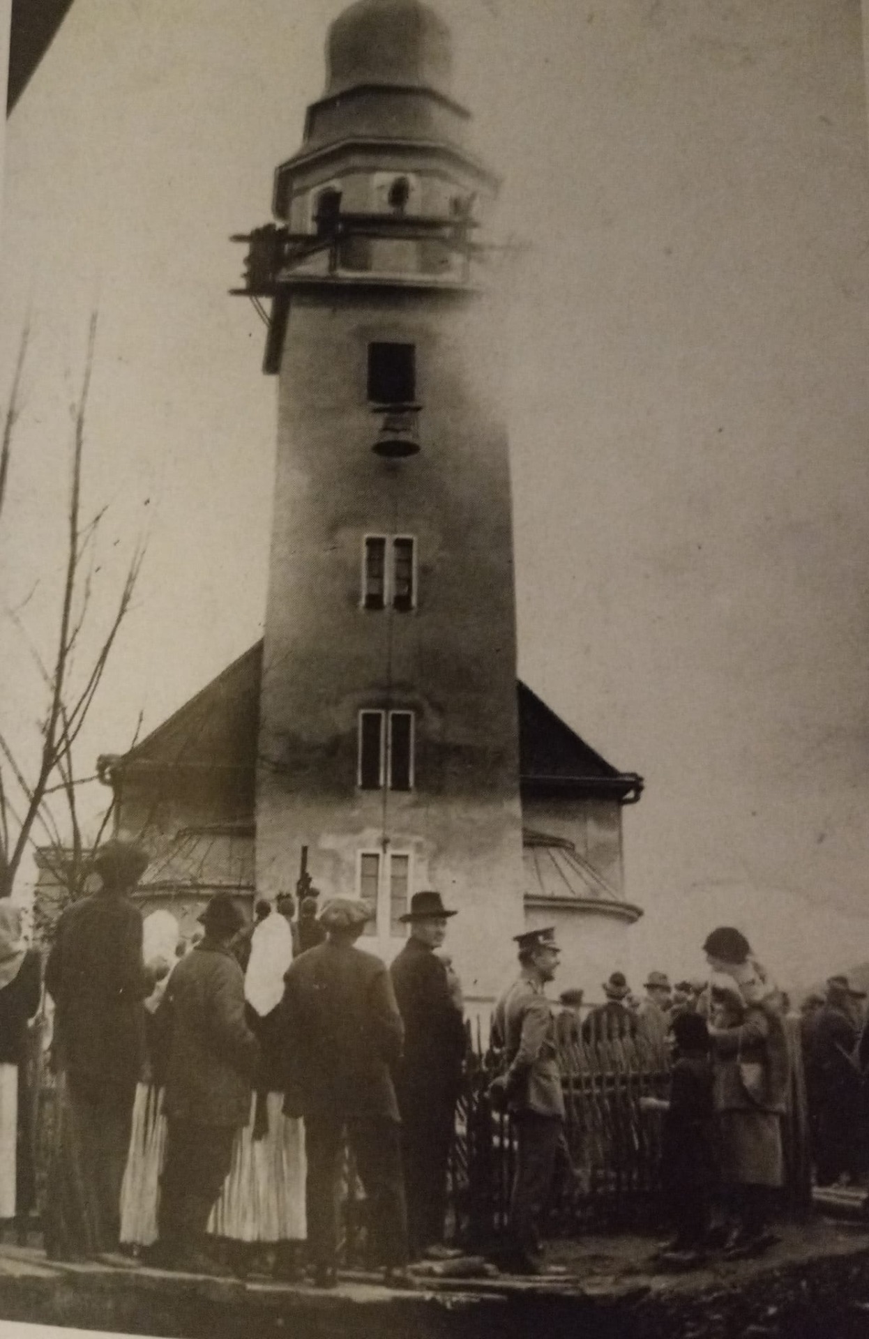 OBNOVENÝ KOSTOL ZVONY 1926