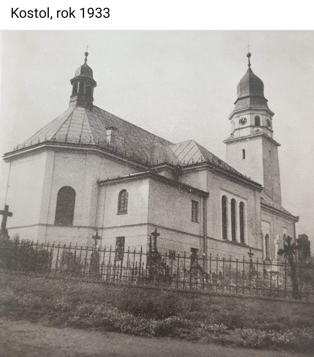 Farský kostol s ešte existujúcou ohradou areálu 1933